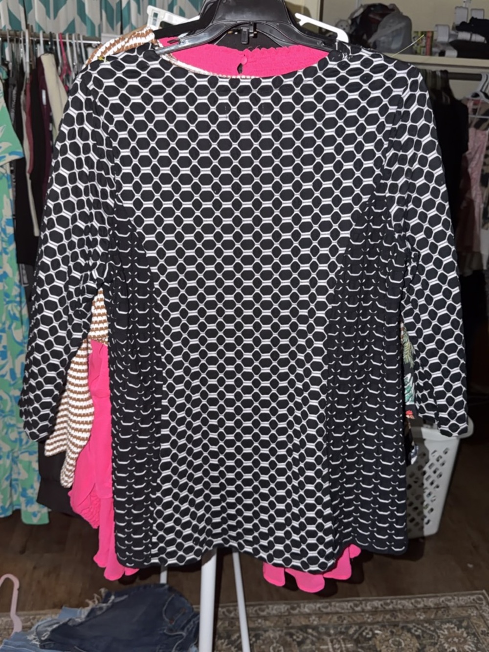 Kim Rogers Black & White Geometric Knit Top - Picture 3 of 3